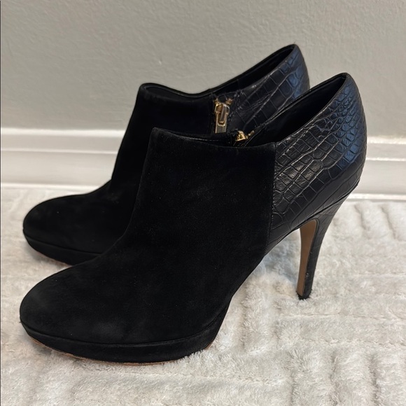 Vince Camuto Elvin Suede Platform Bootie With Crocodile Leather Heel - Picture 1 of 9